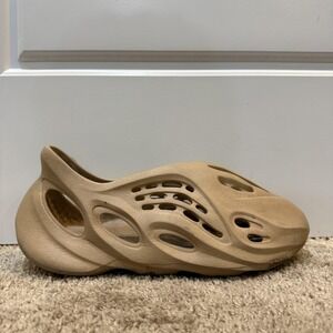 Adidas Yeezy Foam Runner Shoes Mens Size 9 Clay Taupe Slip On Clogs Sneakers